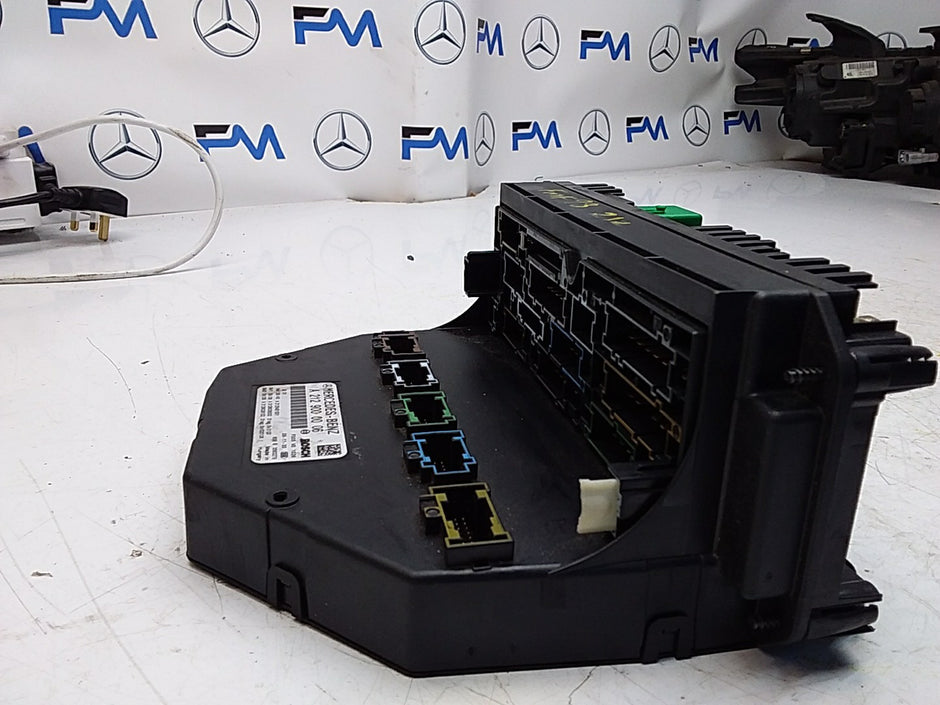 Mercedes E-CLASS W212 Fuse  Box RELAY A2129000006 FMF98