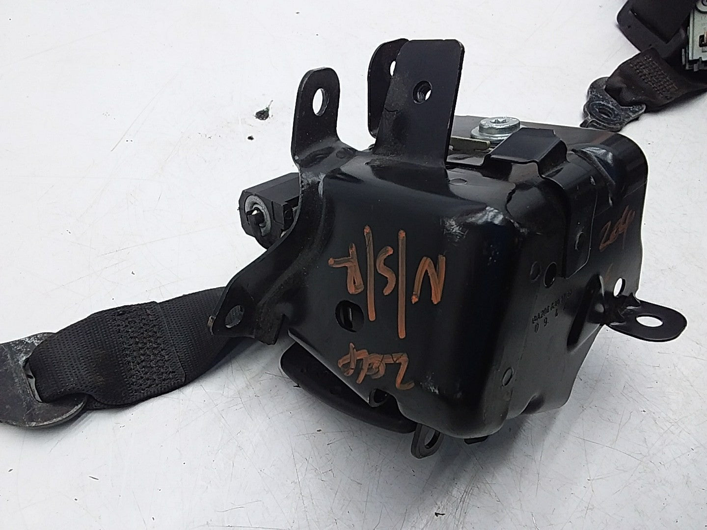 MERCEDES C-CLASS W204 SEAT BELT REAR  LEFT PASSENGER SIDE A2046301731 FMS207 NSR