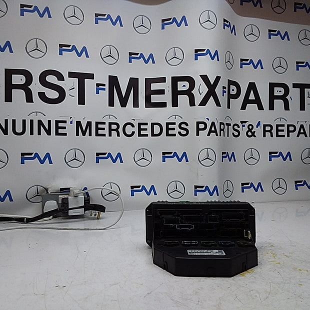 Mercedes E-CLASS W212 Fuse  Box RELAY A2129000006 FMF98