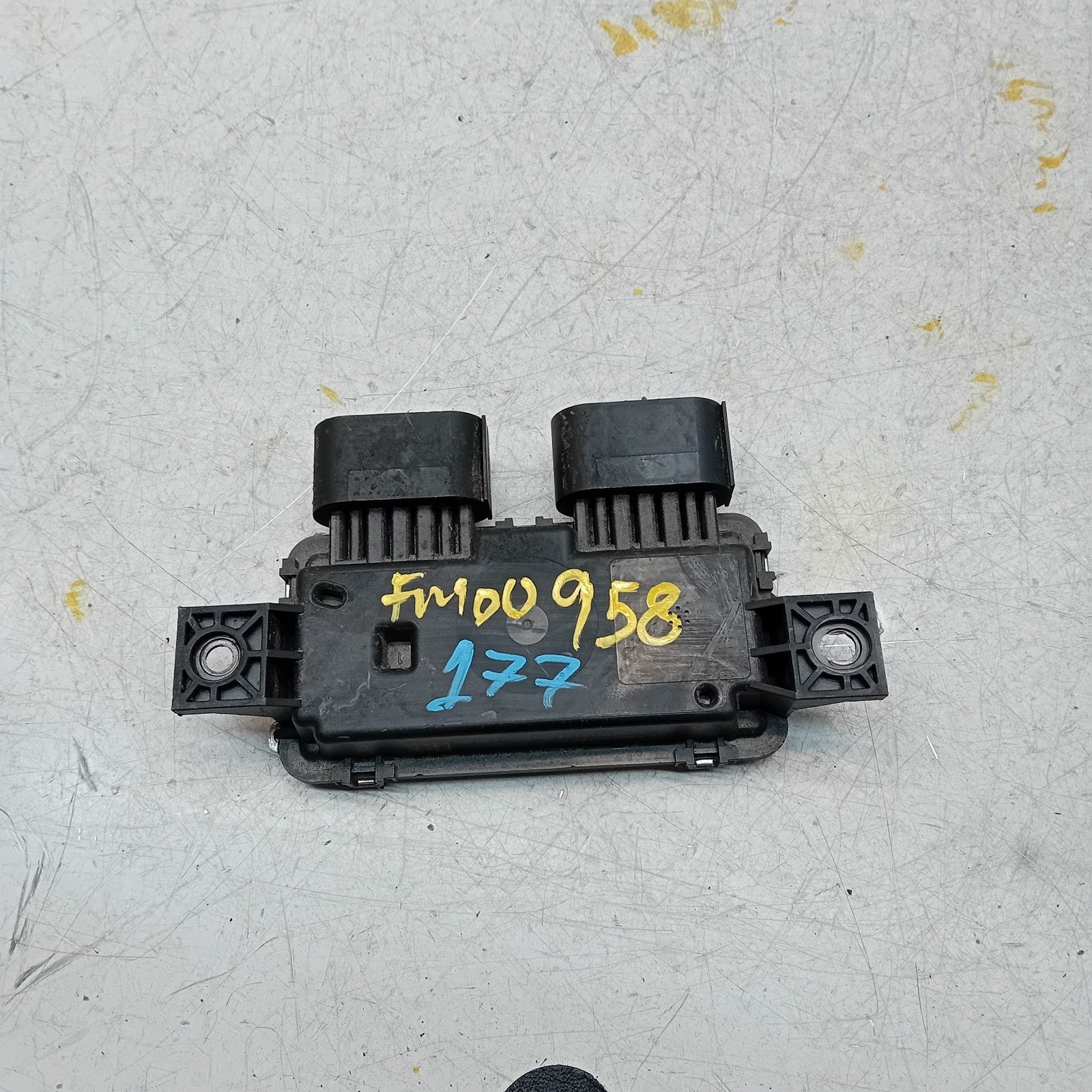 MERCEDES SPRINTER W906 FUEL PUMP CONTROL MODULE A0009008214 FM00958