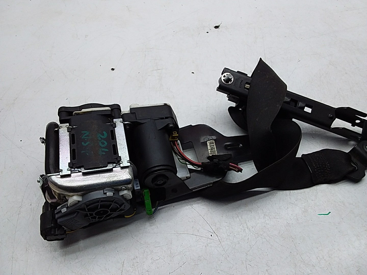 MERCEDES C-CLASS W204 SEAT BELT FRONT LEFT PASSENGER SIDE A2048602385 FMS218 NSF