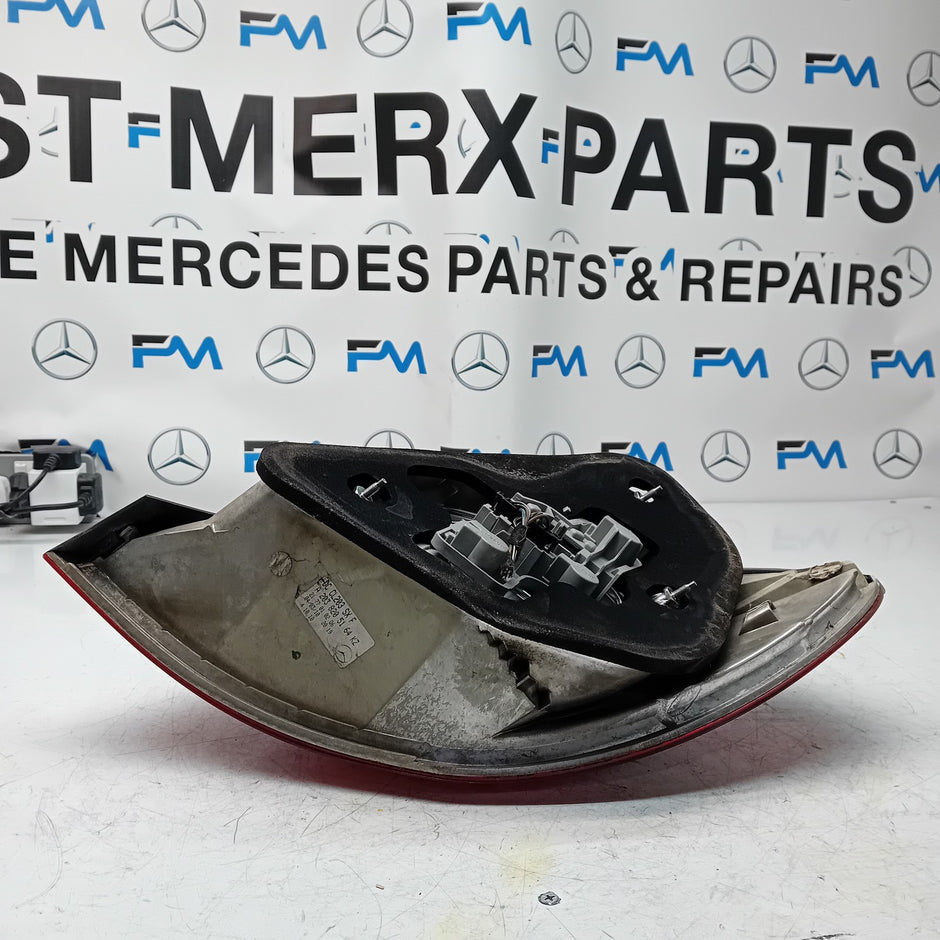 MERCEDES CLC W203 2010 PASSENGER SIDE NS REAR TAIL LIGHT A2038205164 FMT158
