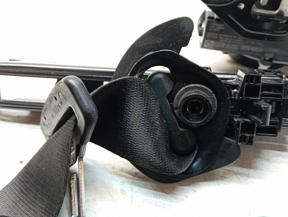 MERCEDES E220 SEAT BELT A2138605600 FRONT RIGHT DSL AUTO W213 ESTATE FMS92 OSF