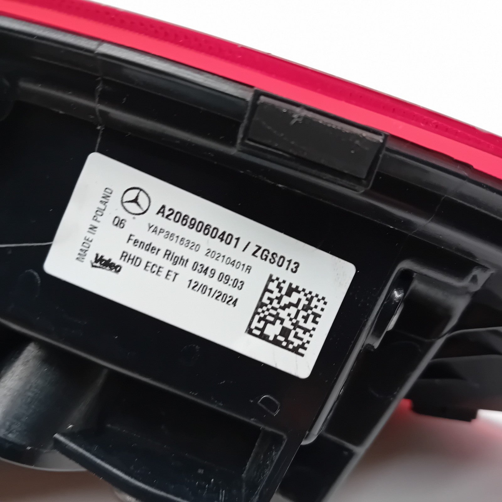 MERCEDES C-CLASS W206 DRIVER  SIDE OS REAR TAIL LIGHT FMT174 2024 A2069060401