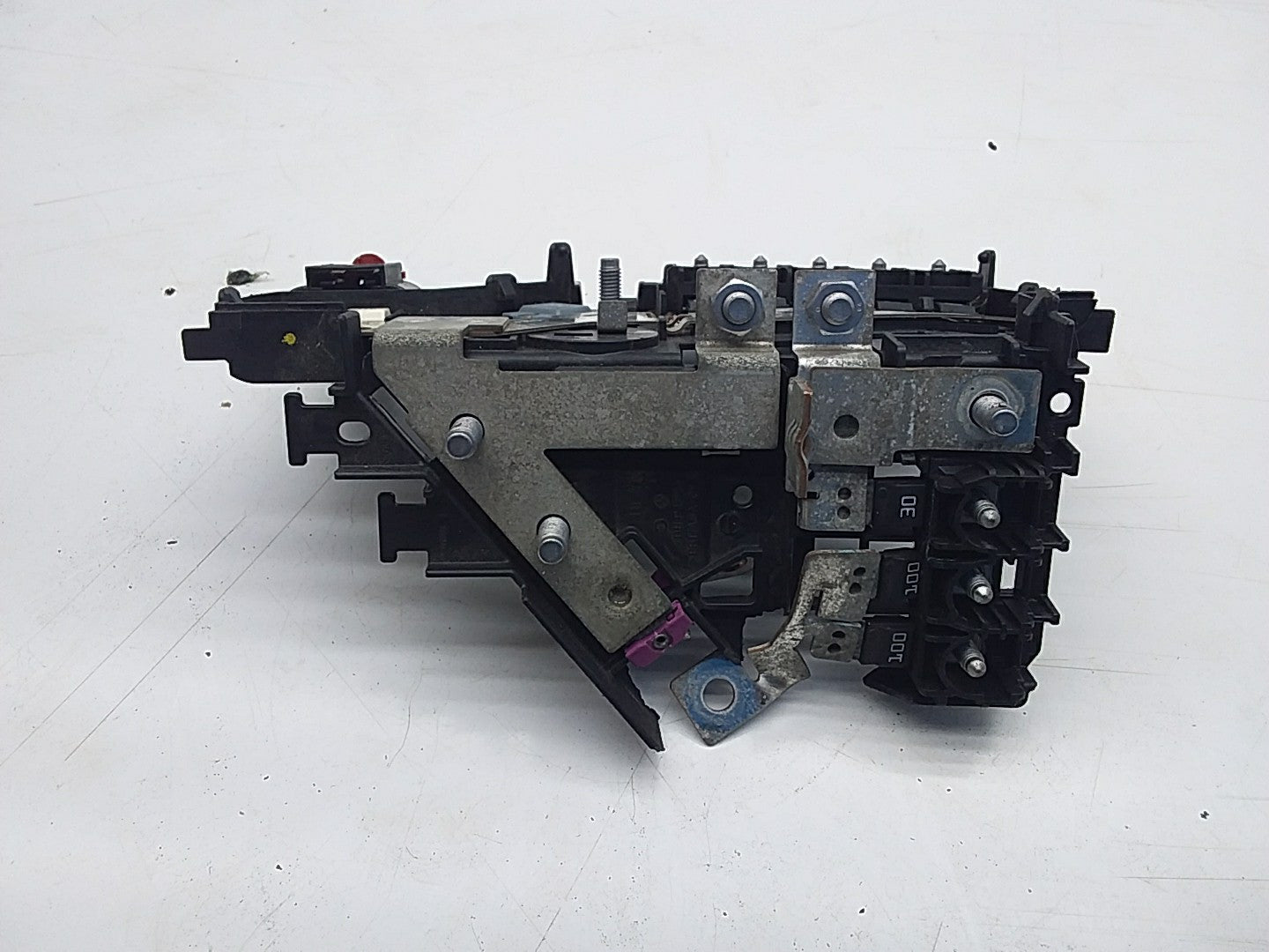 Mercedes E-CLASS W213 Fuse Relay Junction Box A2135400750 FMF10 (DAMAGED)