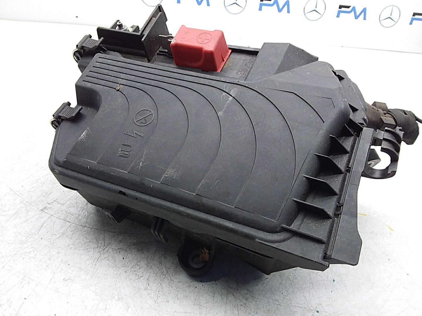 Mercedes B-CLASS  W246 Fuse Relay Junction Box  FMF150 A2469980601