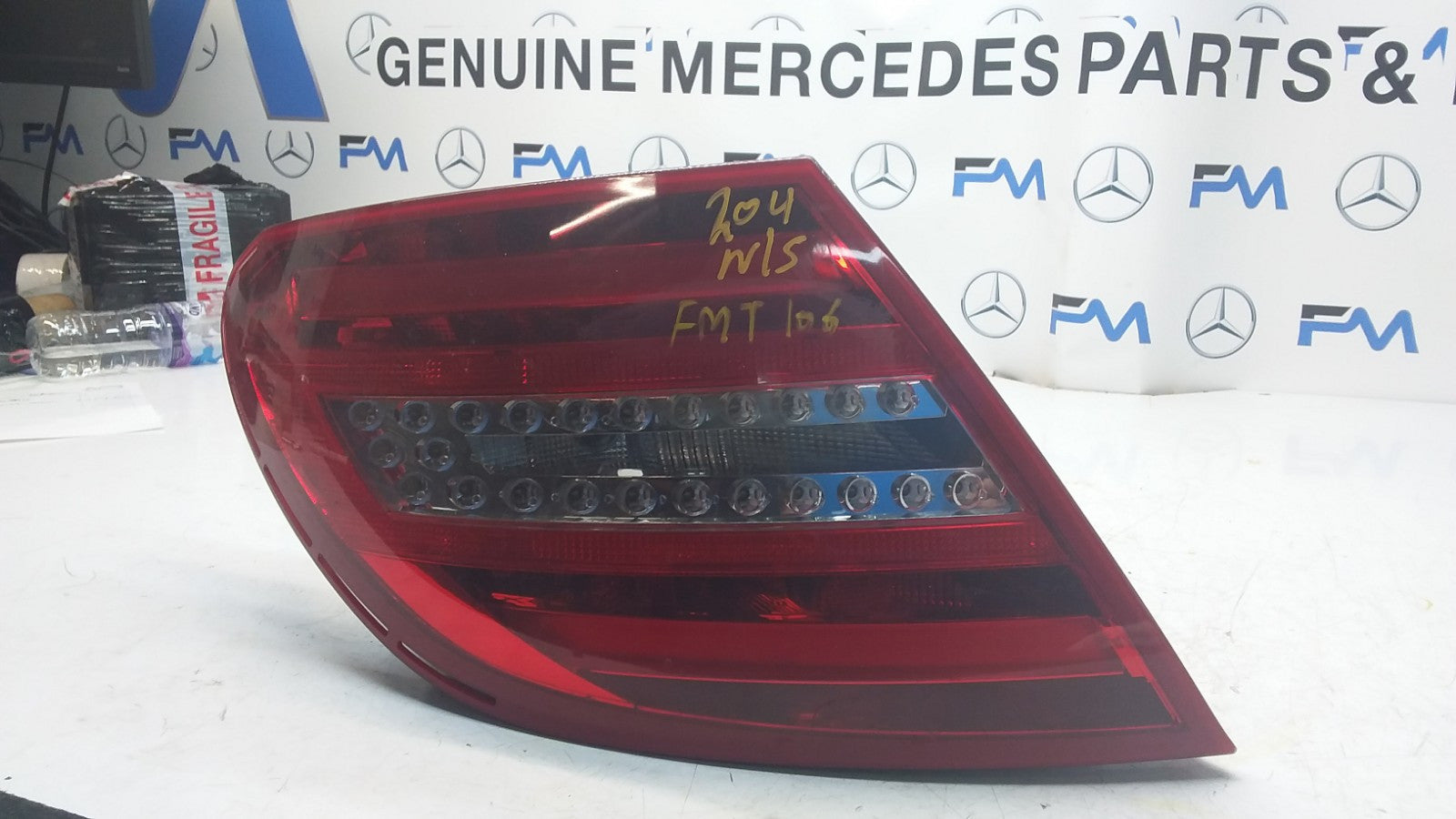 MERCEDES C-CLASS W204 PASSENGER SIDE NS REAR TAIL LIGHT A2048205464 2011 FMT106