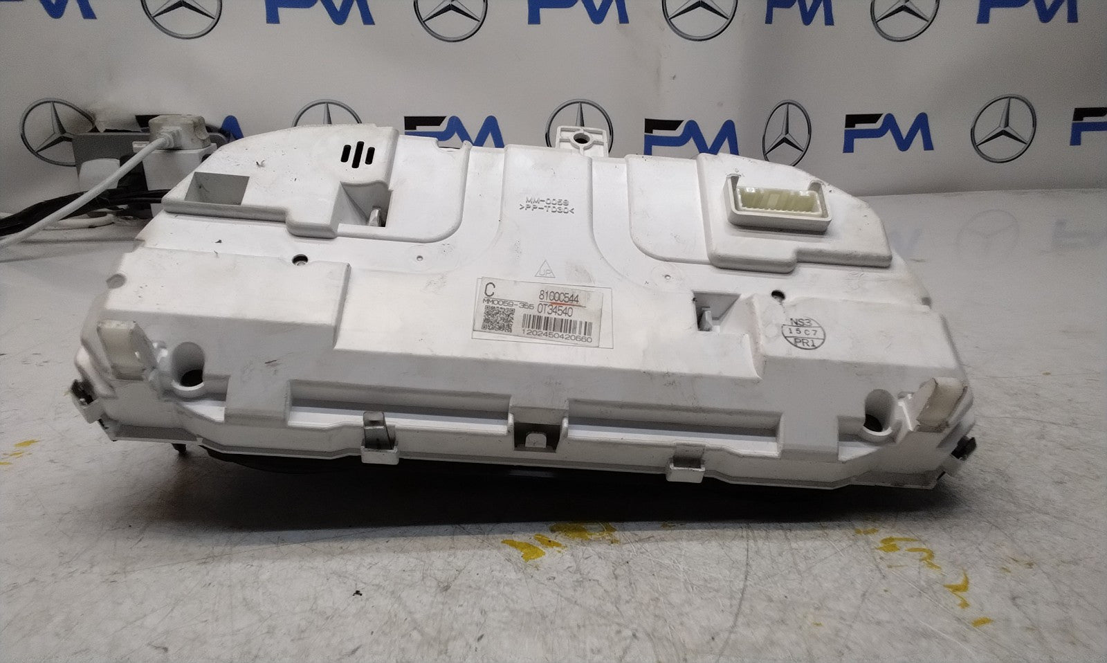 MITSUBISHI OUTLANDER 8100C544 SPEEDOMETER INSTRUMENT CLUSTER FM00758