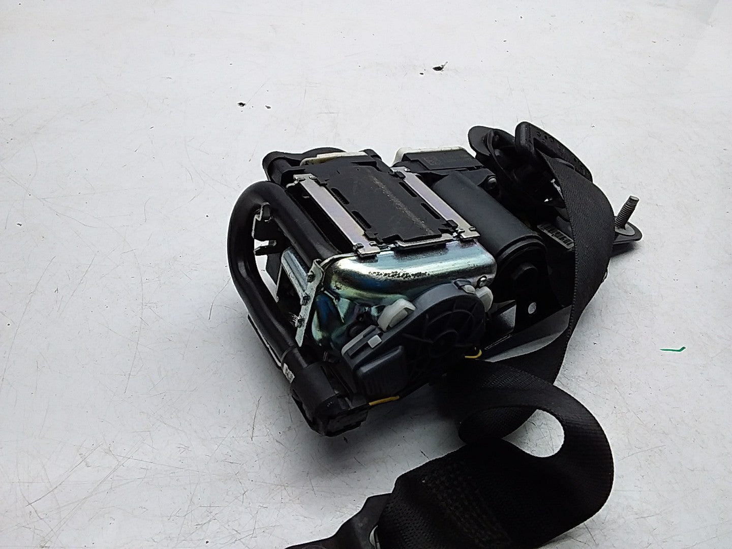 MERCEDES C-CLASS W204 SEAT BELT FRONT LEFT PASSENGER SIDE A2048602385 FMS216 NSF