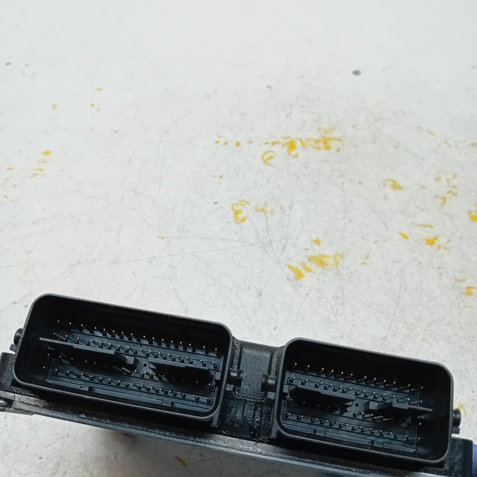 MITSUBISHI  OUTLANDER MK3 ENGINE ECU CONTROL MODULE 1860D100 FM00877