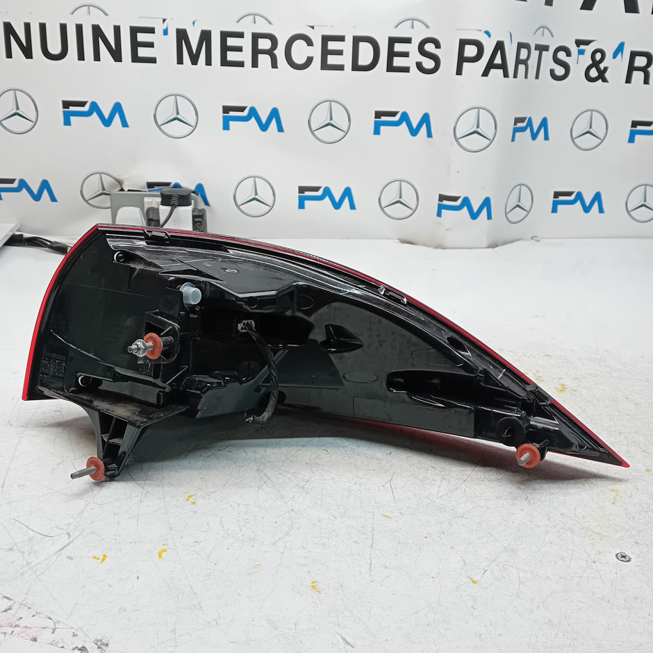 MERCEDES GLE W167 PASSENGER SIDE NS REAR TAIL LIGHT A1679060907 FMT221