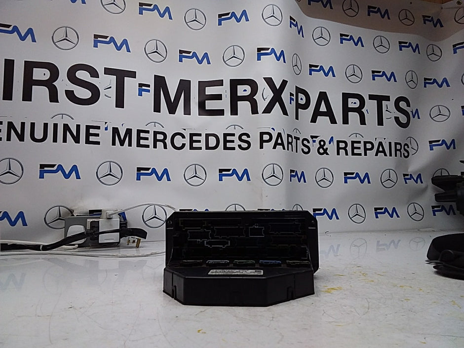 Mercedes E-CLASS W212 Fuse  Box RELAY A2129006924 FMF95