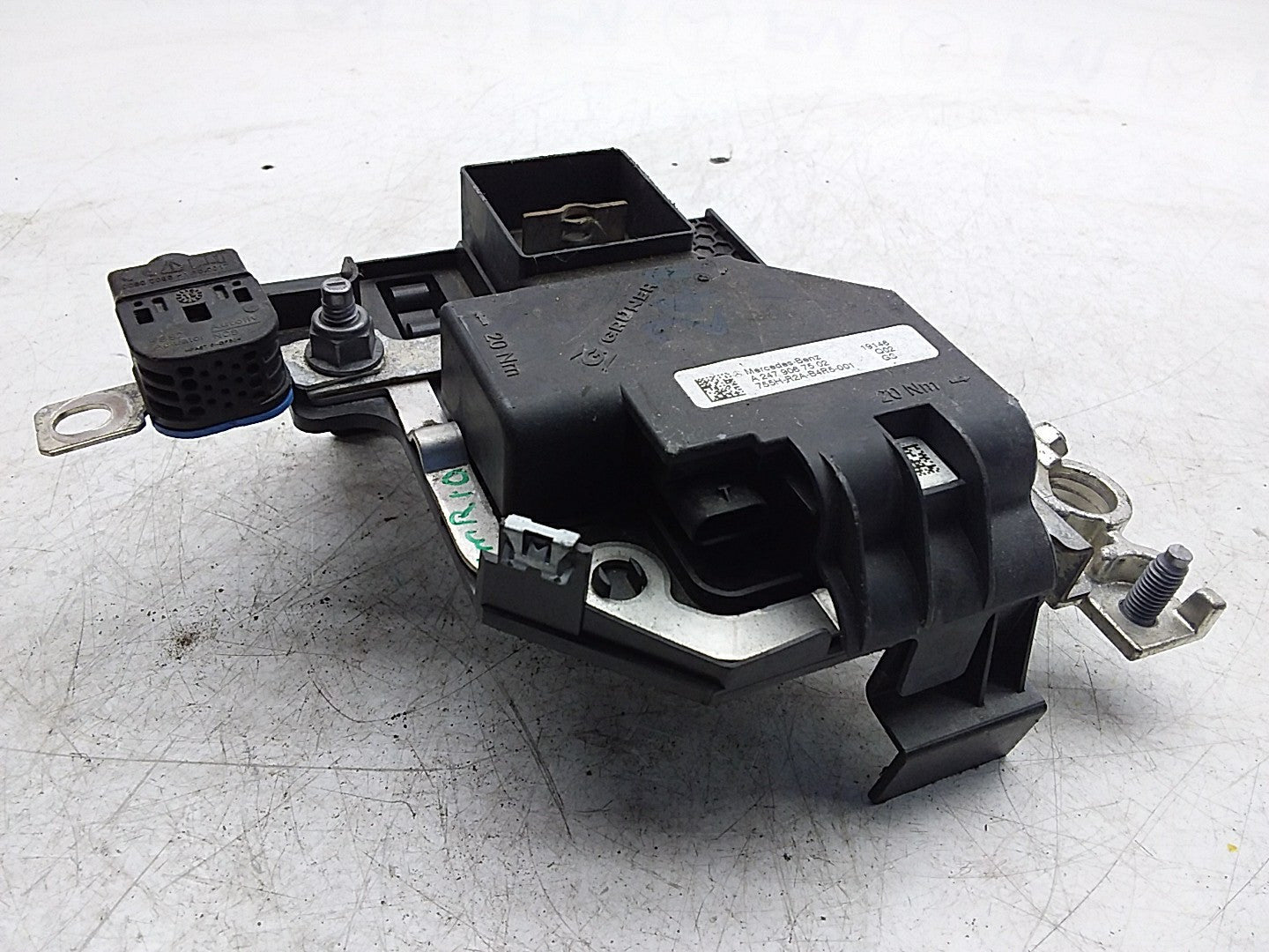 MERCEDES  B-CLASS W247 BATTERY TERMINAL LIMITER BRACKET UNIT A2479067502 FMR10