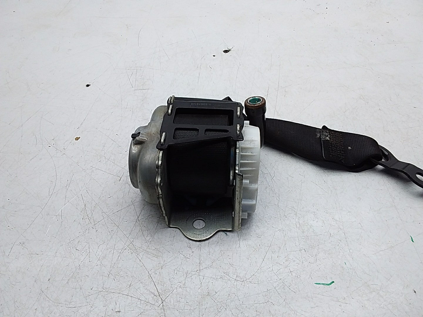 MERCEDES E-CLASS W238 SEAT BELT REAR LEFT PASSENGER SIDE A2388603700 FMS274 NSR