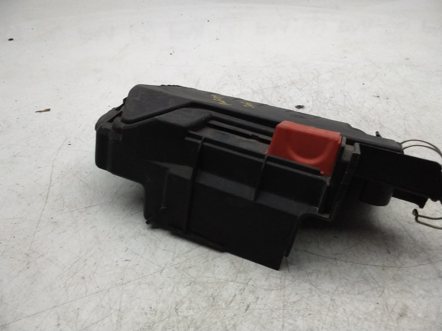 MERCEDES BENZ  B-CLASS  W246 FUSE RELAY JUNCTION BOX LID A2465400182  FMF158