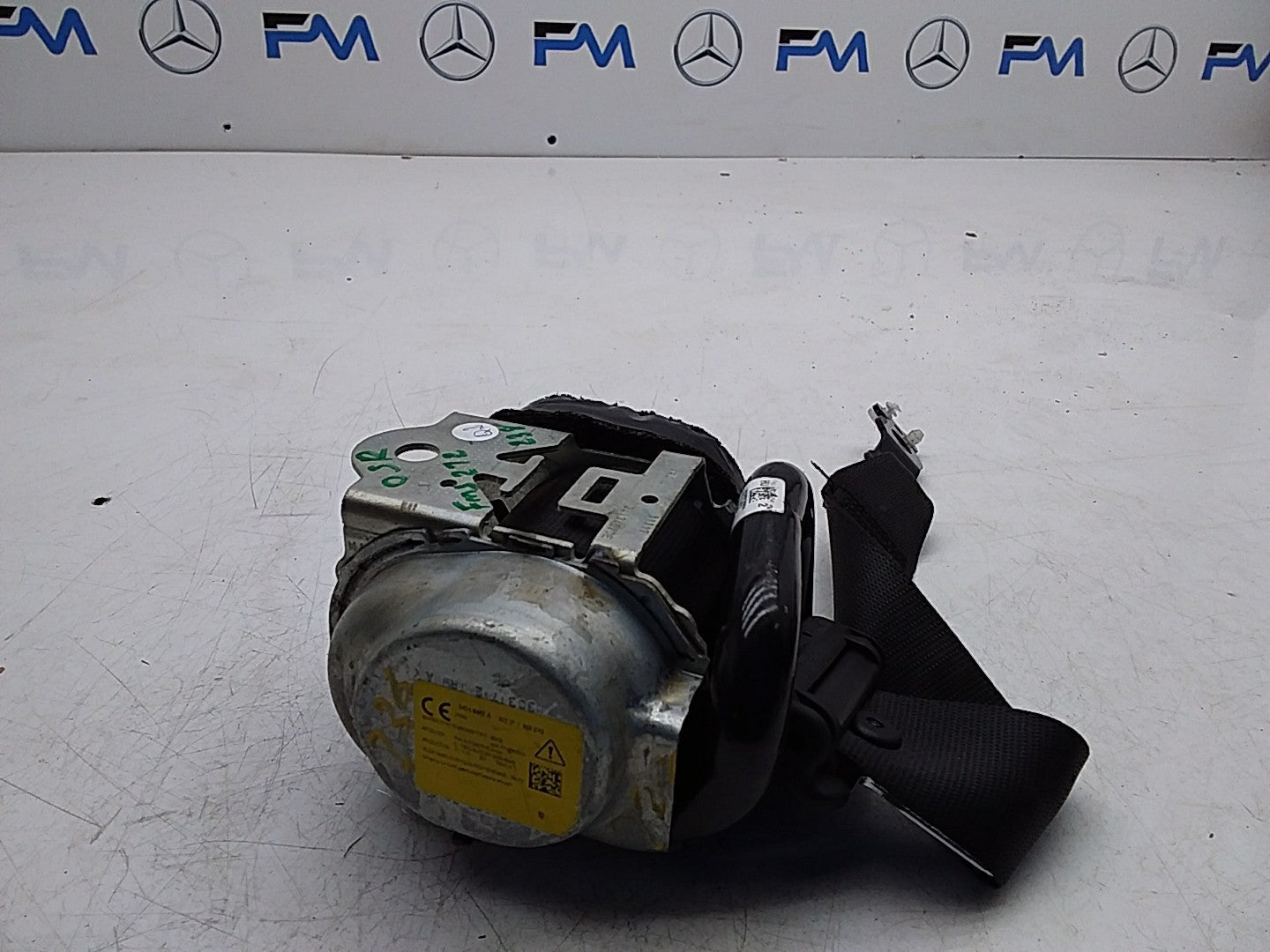 MERCEDES E-CLASS W238 SEAT BELT REAR RIGHT DRIVER SIDE A2388603600 FMS272 OSR