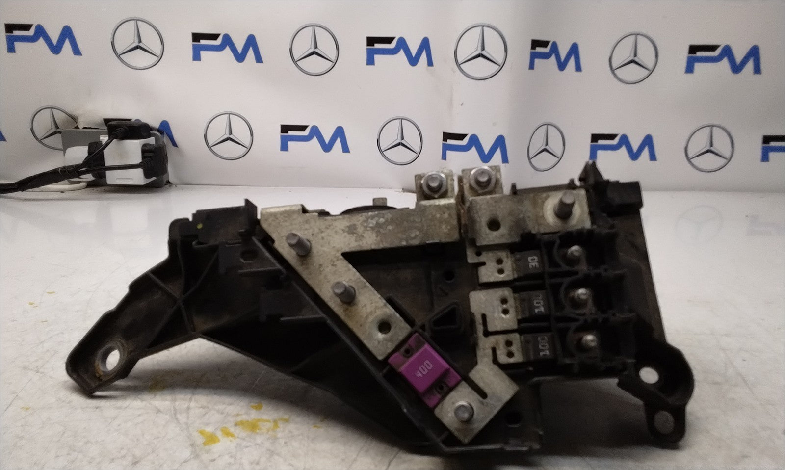 Mercedes C-CLASS W205 Fuse Relay Junction Box A2135400750 FM001038