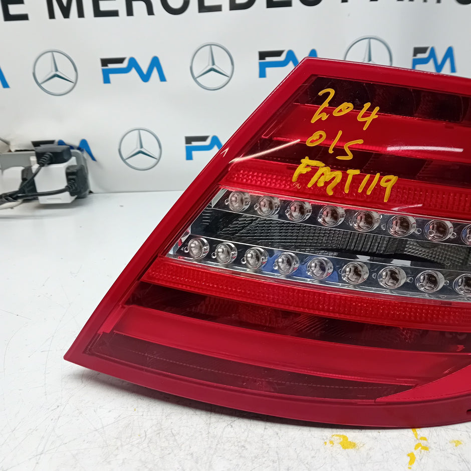 MERCEDES C-CLASS W204 DRIVER SIDE OS REAR TAIL LIGHT A2048205864 2011 FMT119