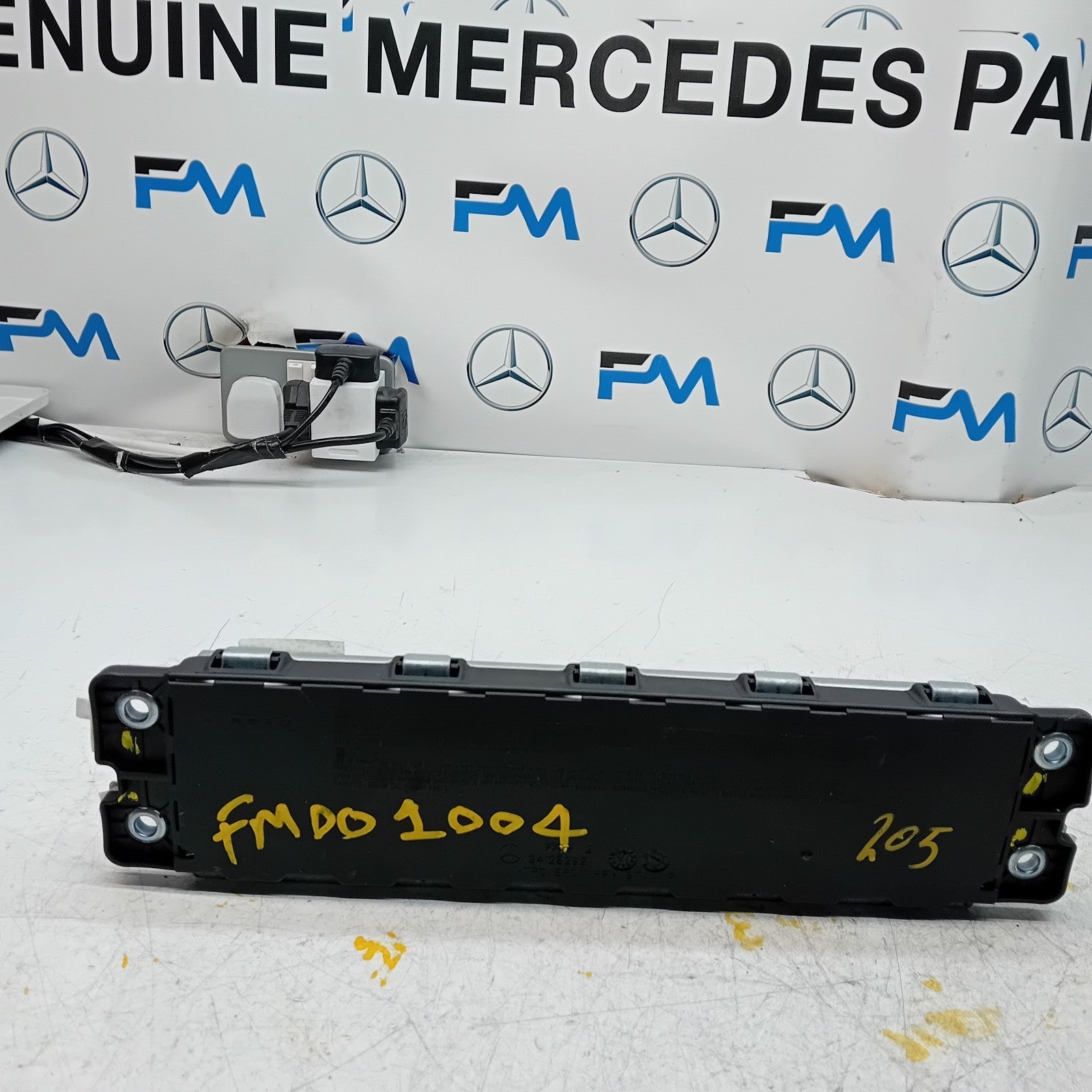 MERCEDES BENZ C CLASS W205 OSF DRIVER SIDE KNEE AIRBAG A2058201600 2017 FM001004