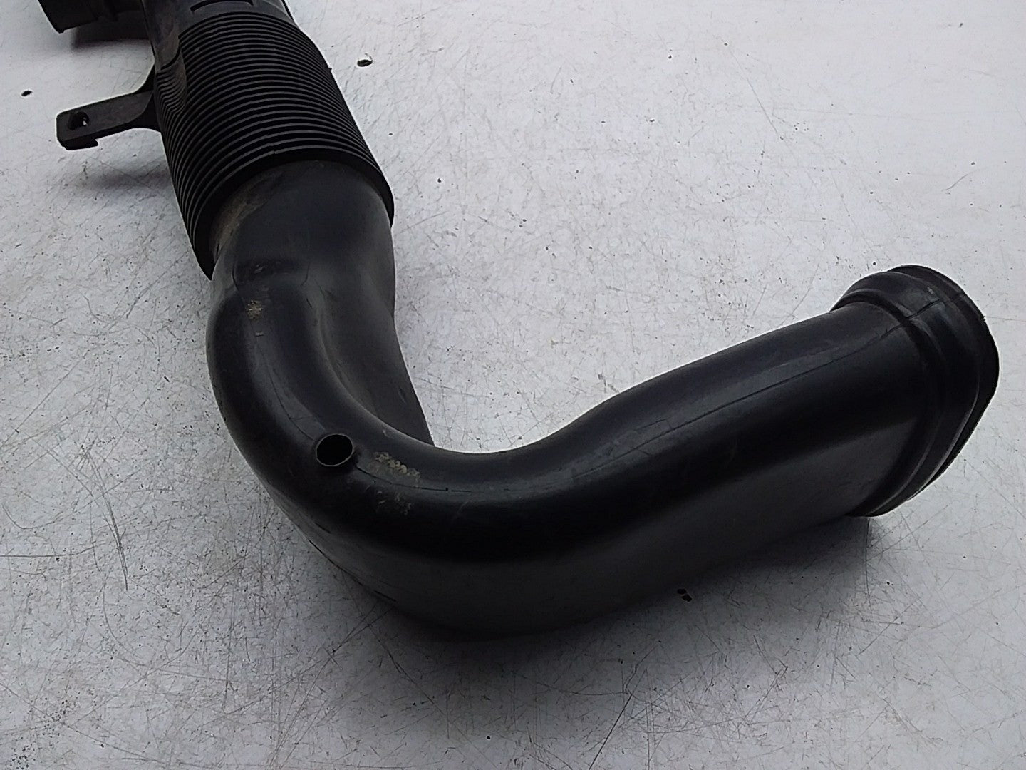 MERCEDES-BENZ E-CLASS A212 AIR INTAKE TUBE A6510903437 FMI03