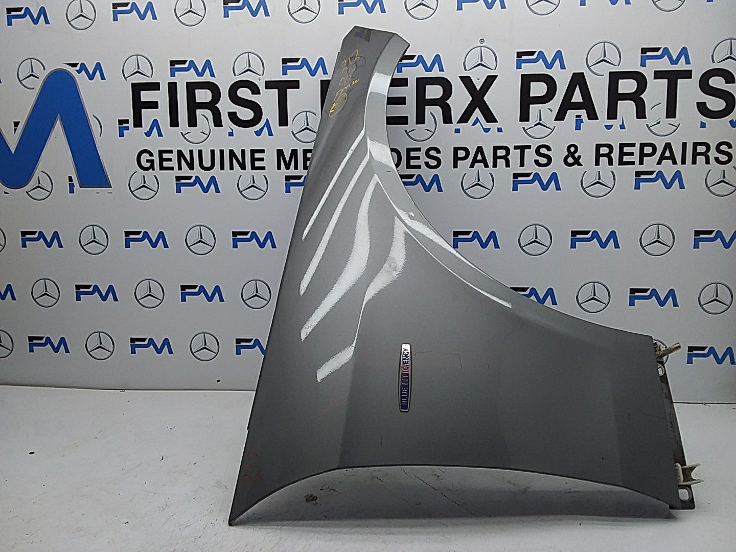 MERCEDES  E-CLASS W212 OS RIGHT DRIVER SIDE WINGS FMW26 A2128610201