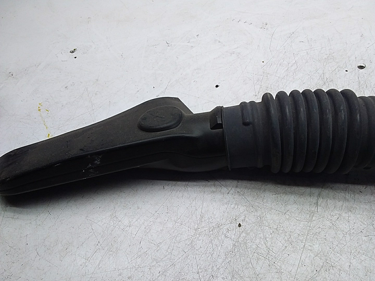 MITSUBISHI OUTLANDER AIR INTAKE TUBE 1505A661 FMI81