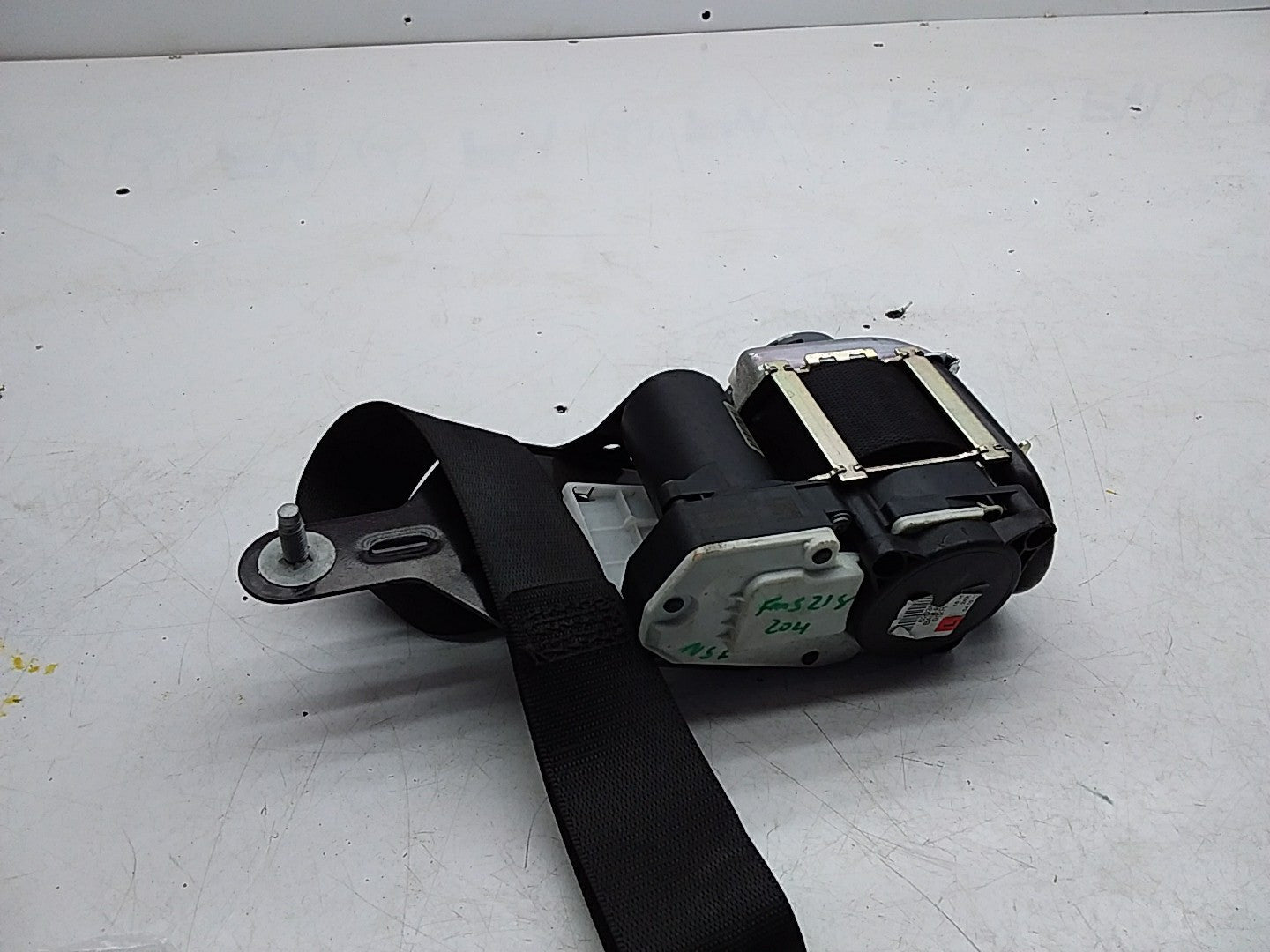 MERCEDES C-CLASS W204 SEAT BELT FRONT LEFT PASSENGER SIDE A2048601585 FMS218 NSF