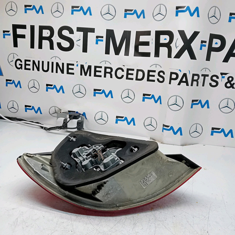 MERCEDES C-CLASS W203 2009 DRIVER OS REAR TAIL LIGHT A2038205264 FMT157