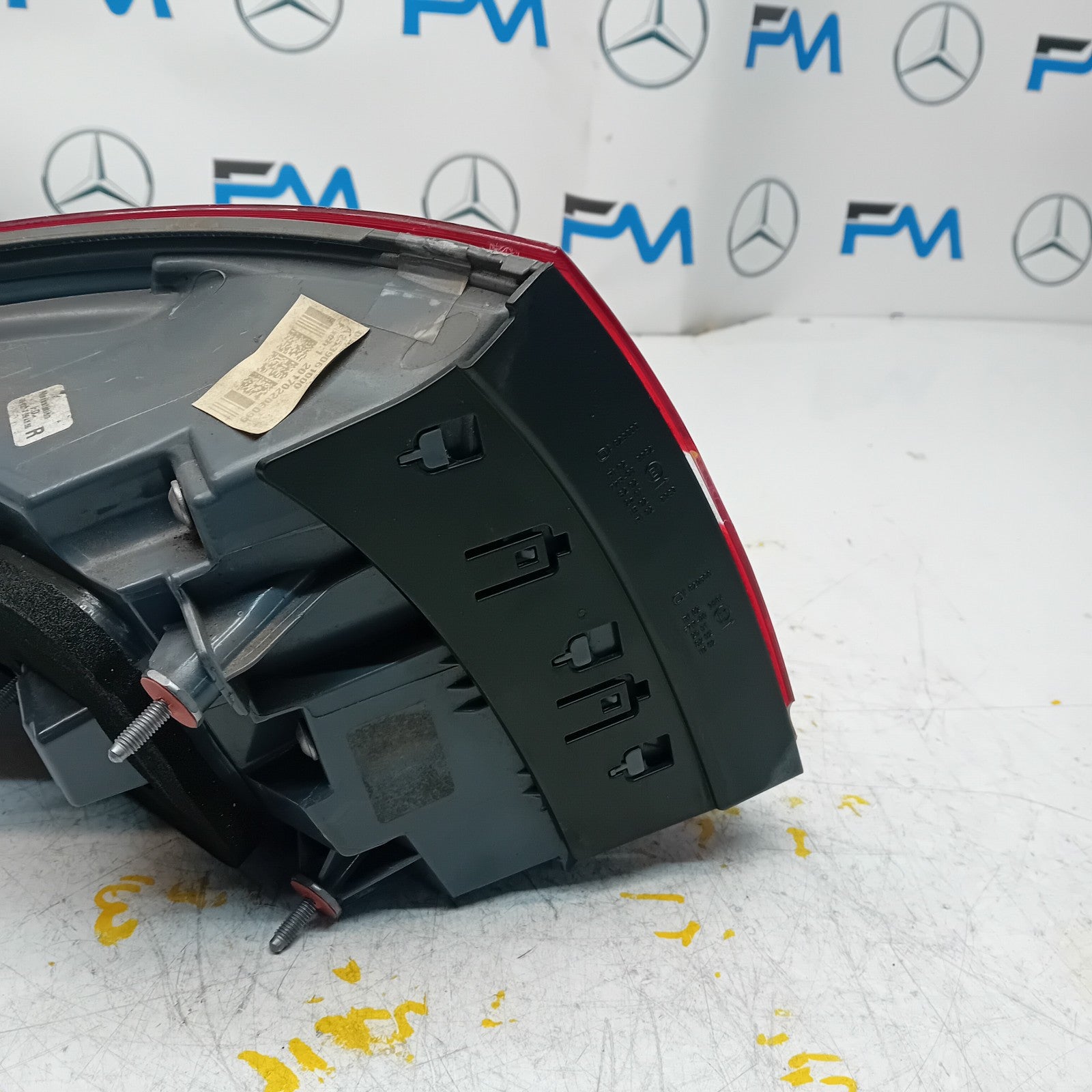 MERCEDES GLC W253 DRIVER SIDE OS REAR TAIL LIGHT FMT185 2016 A2539061000 