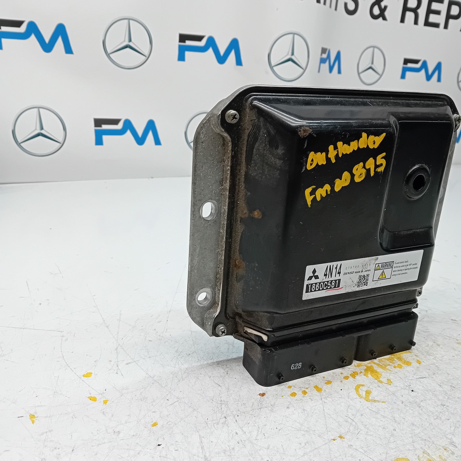 MITSUBISHI OUTLANDER   ENGINE  ECU CONTROL MODULE 1860C581 FM00895