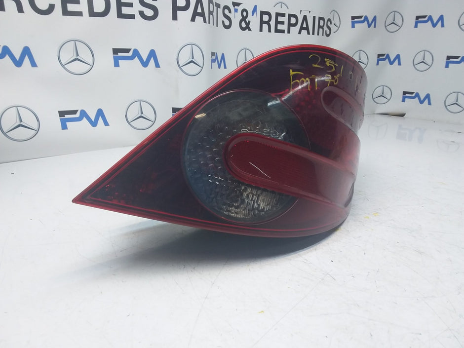 MERCEDES R-CLASS W251 REAR DRIVER O/S TAIL LIGHT FMT76