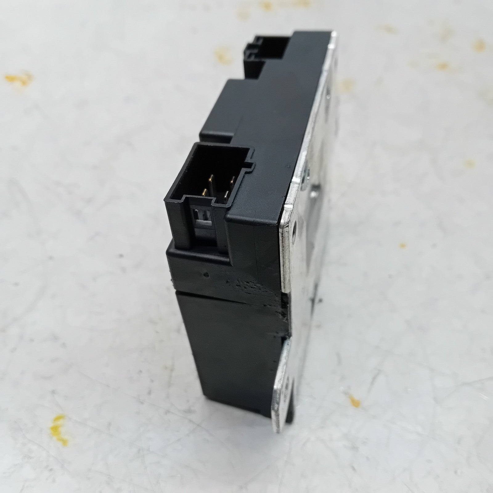 MERCEDES C-CLASS W205 FUEL PUMP CONTROL MODULE A0009003206 FM00916