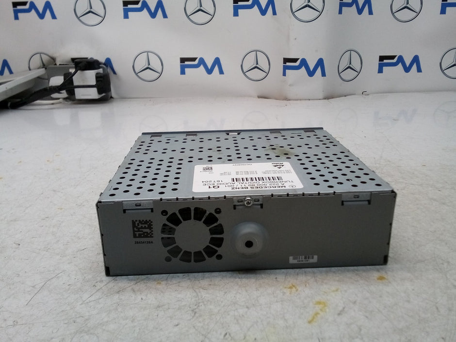Mercedes GLC E S Class Radio Tuner Box W253 W222 W213 14-21 A2229008911 FM00786