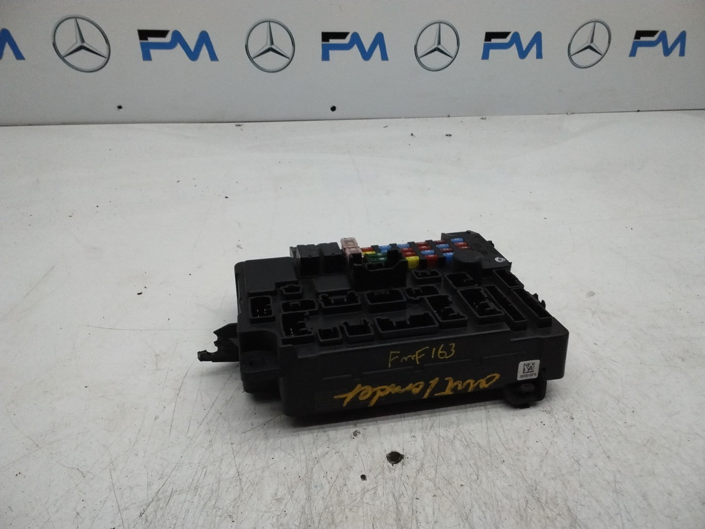 MITSUBISHI OUTLANDER FUSE RELAY  BOX  8637A869  FMF163