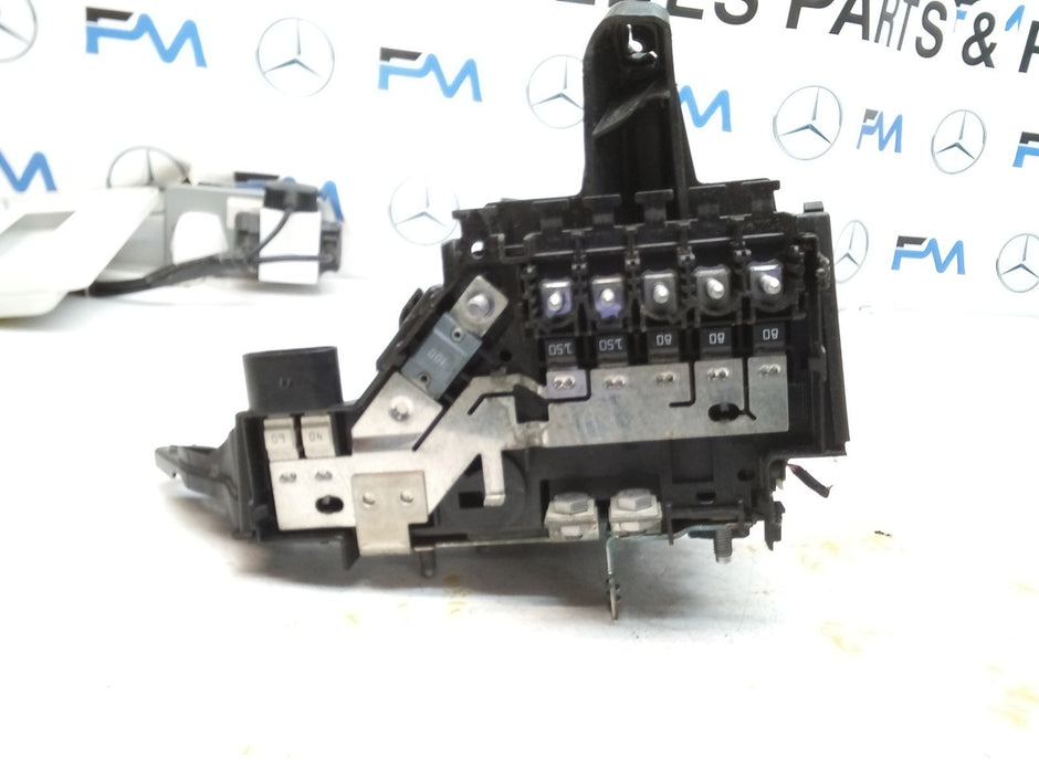 Mercedes E-CLASS W213 Fuse Relay Junction Box A2135400750 FM00789