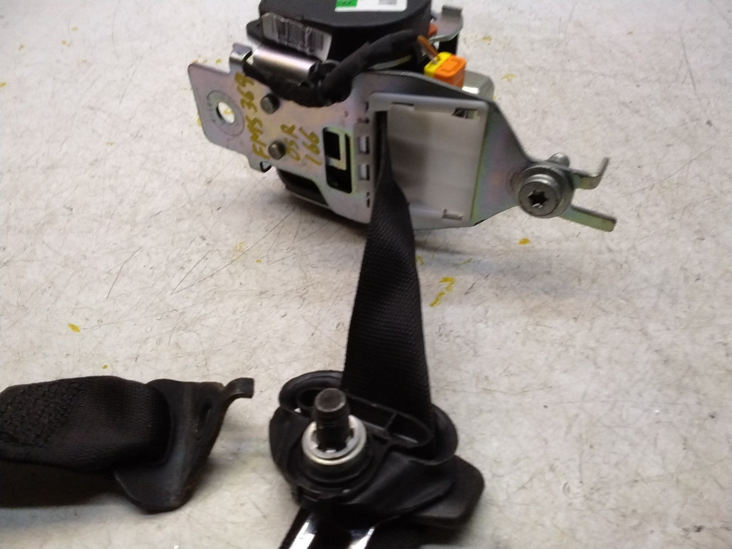 MERCEDES GLE W166 SEAT BELT REAR RIGHT DRIVER SIDE A1668603285 FMS369 OSR