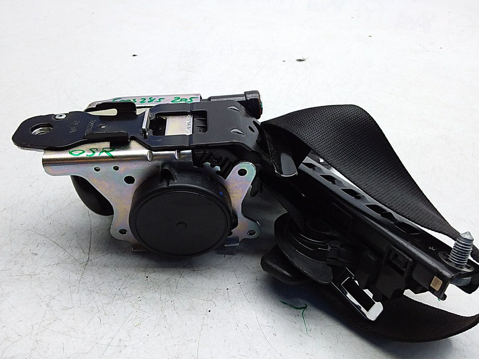 MERCEDES C-CLASS W205 SEAT BELT REAR RIGHT DRIVER SIDE A2058600285 FMS285 OSR