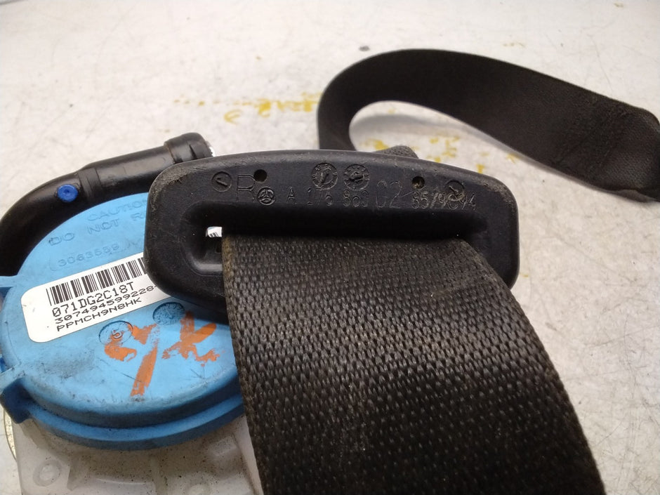 MERCEDES A CLASS SEAT BELT FRONT RIGHT A1768600285 W176 FMS183 OSF