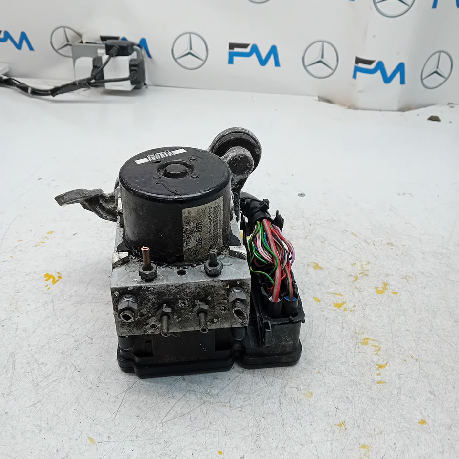 MERCEDES C-CLASS W205 ABS PUMP MODULE CONTROL UNIT A1729014100 FM00975