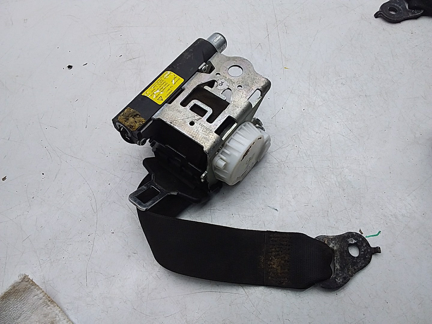 MERCEDES C-CLASS W204 SEAT BELT REAR  LEFT PASSENGER SIDE A2048602886 FMS209 NSR