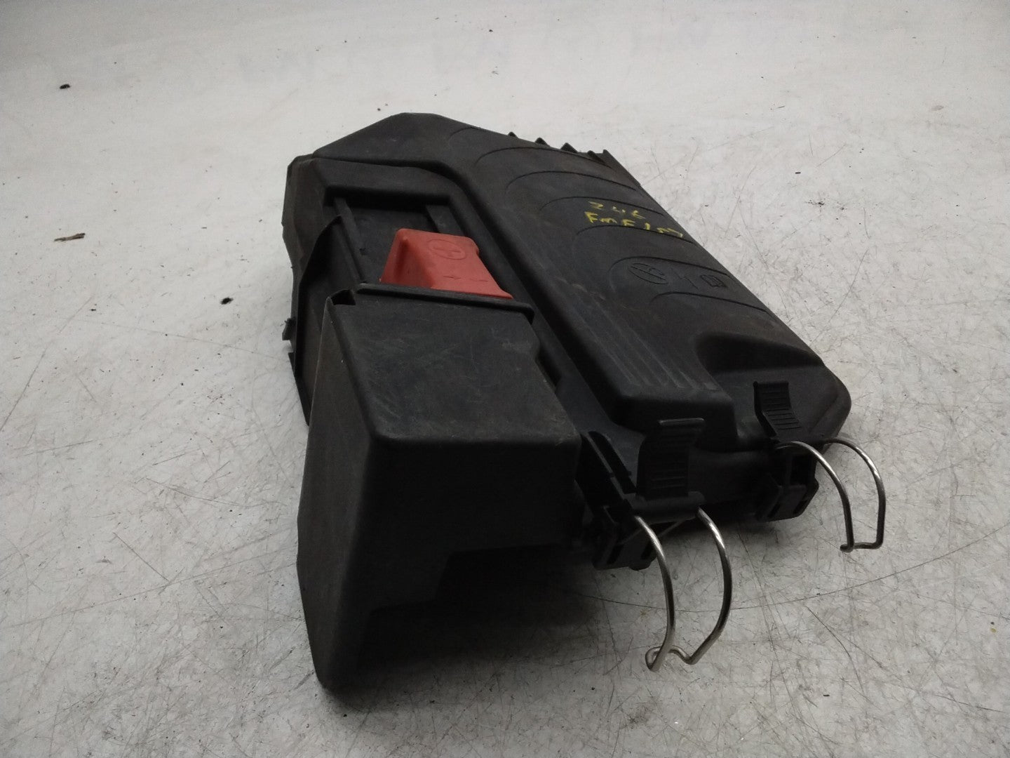 MERCEDES BENZ  B-CLASS  W246 FUSE RELAY JUNCTION BOX LID A2465400182  FMF157