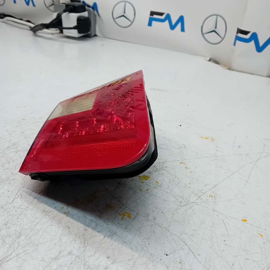 MERCEDES E-CLASS W212 PASSENGER SIDE NS REAR TAIL LIGHT A2129060358 2011 FMT128