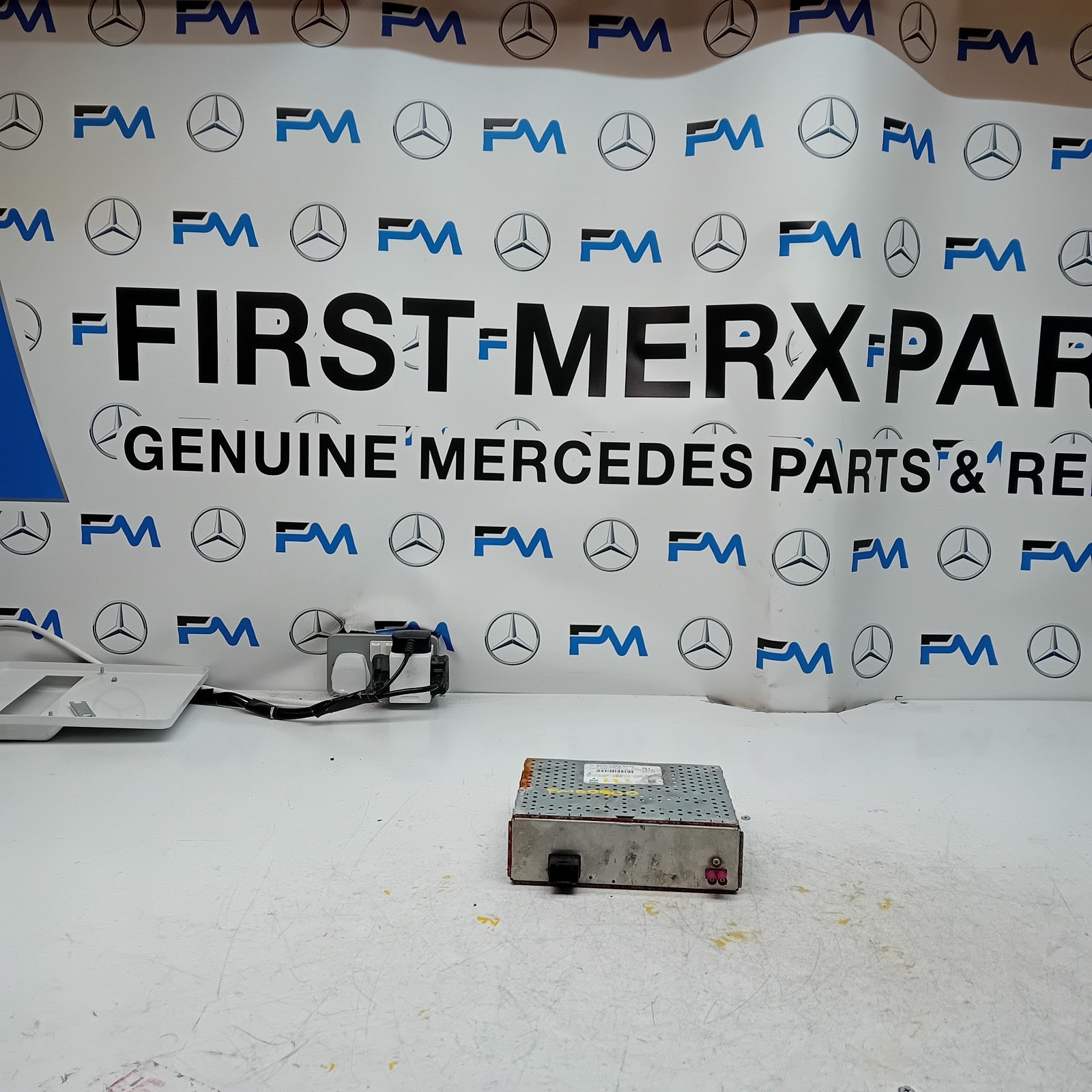 Mercedes GLC E S Class Radio Tuner Box W253 W222 W213 14-21 A2229009211 FM00900