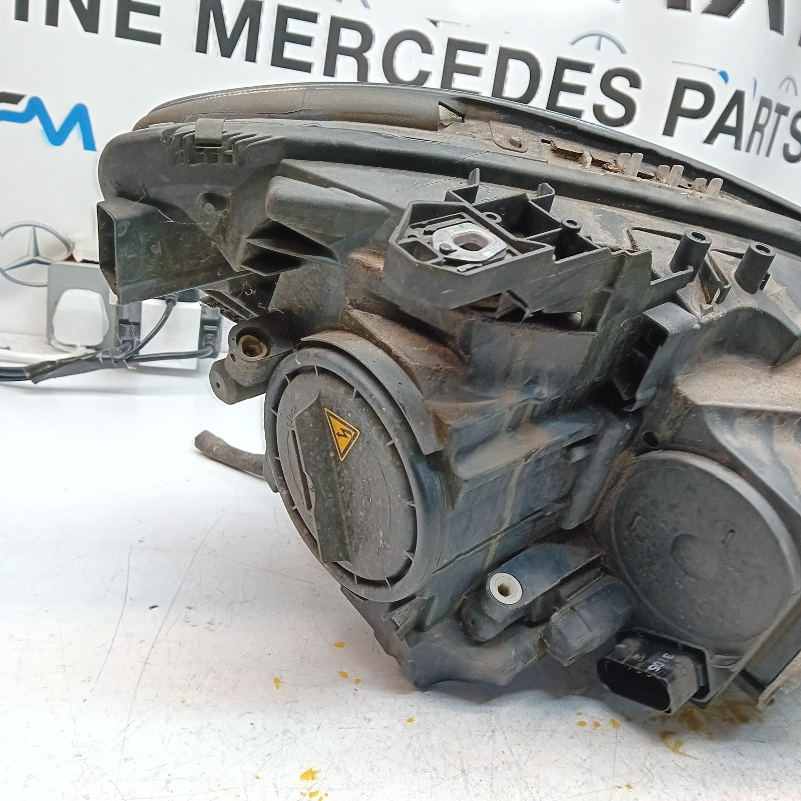 MERCEDES CLA-CLASS HEADLIGHT PASSENGER NS  LEFT A1179065300 2015 BI-XENON FMH178