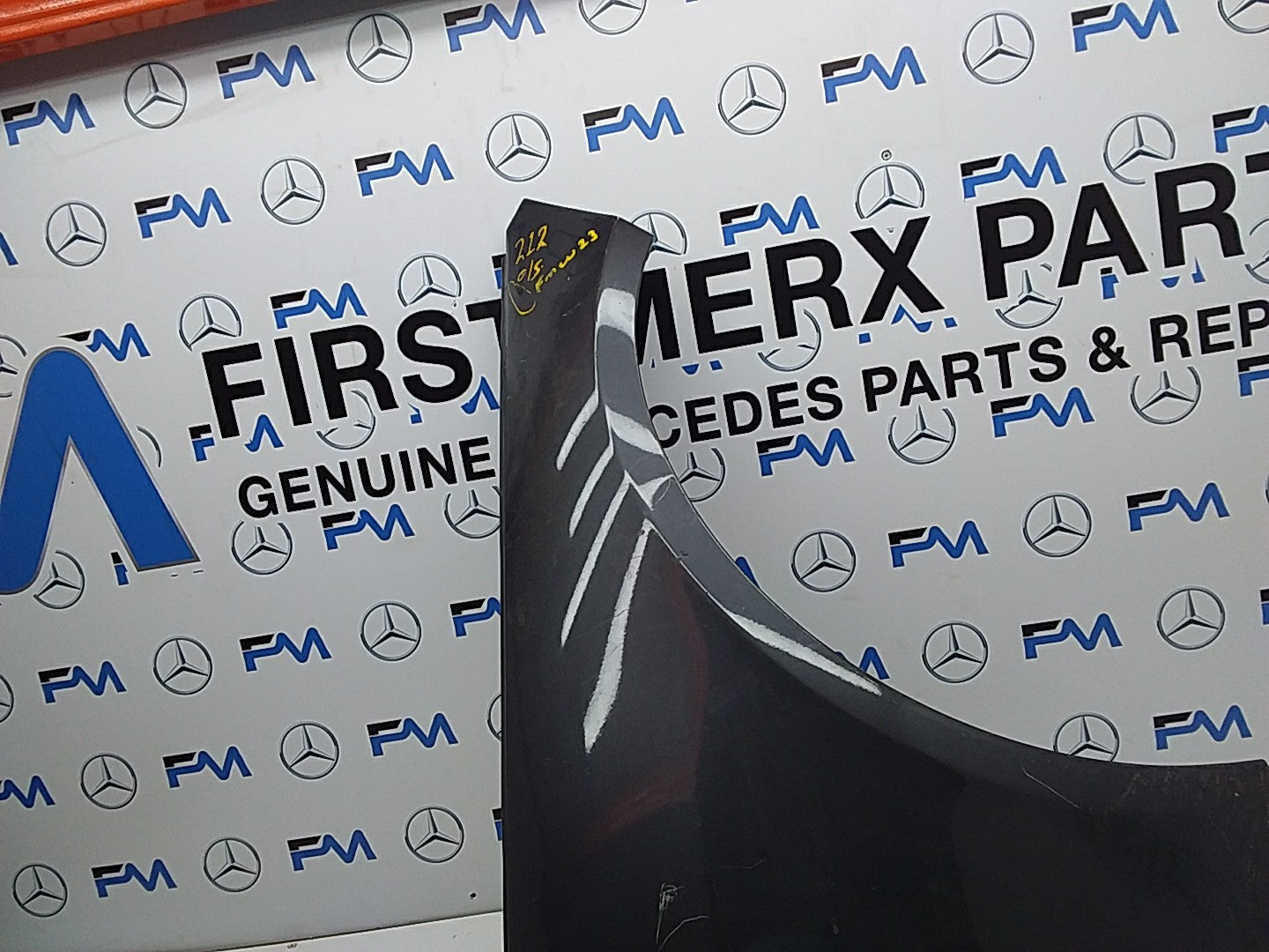 MERCEDES  E-CLASS W212 OS RIGHT DRIVER SIDE WINGS FMW23 (DAMAGED)