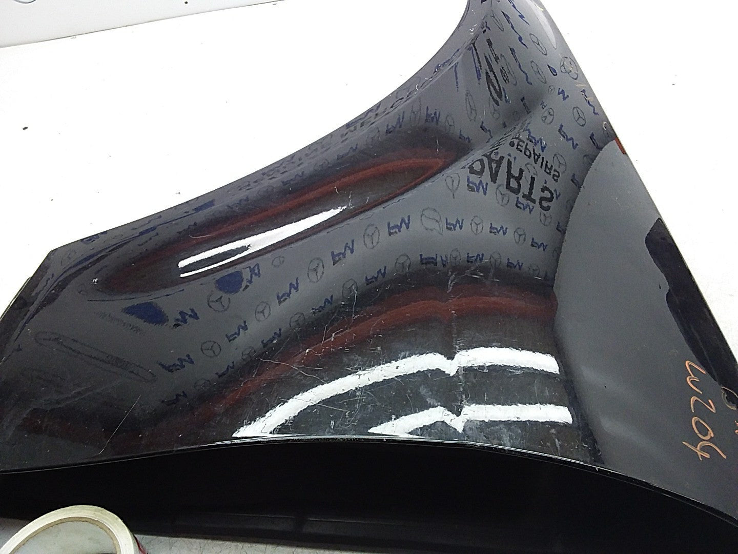 MERCEDES  C-CLASS W204 NS LEFT DRIVER SIDE WINGS 2008 FMW10