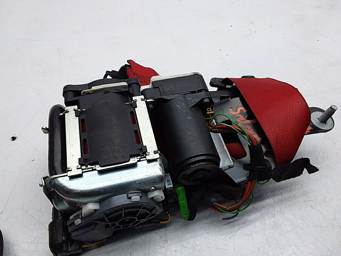 MERCEDES C-CLASS W204 SEAT BELT FRONT LEFT PASSENGER SIDE A2048602385 FMS226 NSF