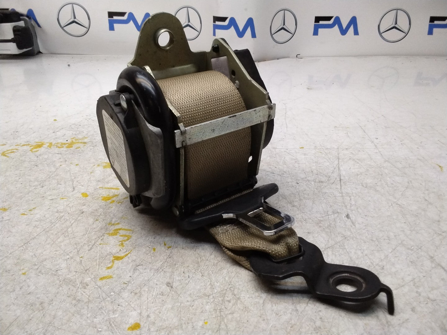 MERCEDES E CLASS SEAT BELT REAR RIGHT AND LEFT A2078602185 C207 FMS456 NSR OSR