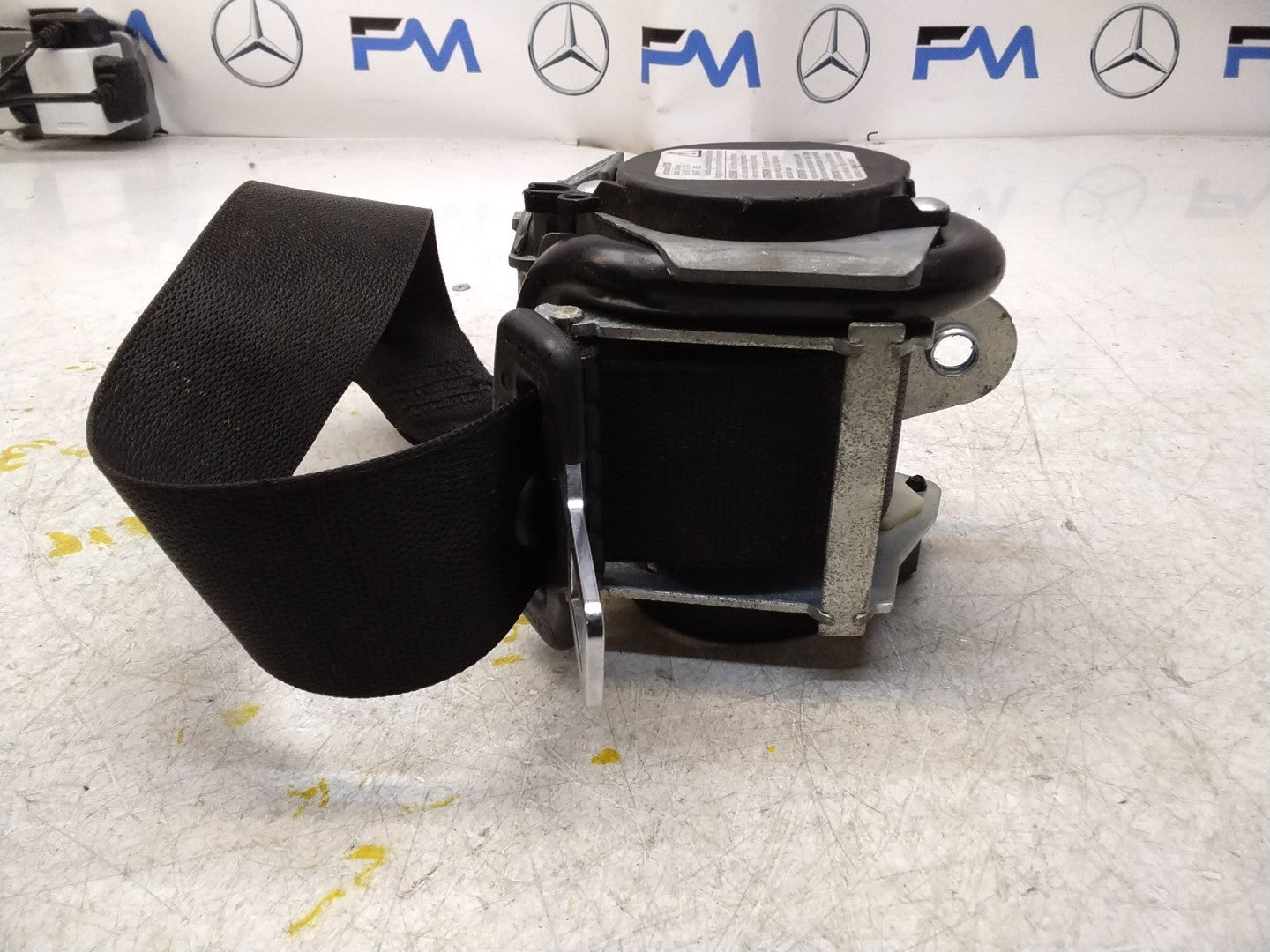 MERCEDES E CLASS SEAT BELT REAR RIGHT AND LEFT A2078602385 C207 FMS455 NSR OSR