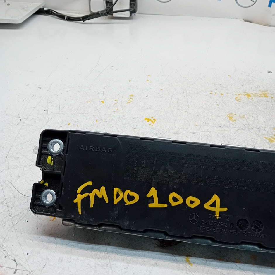 MERCEDES BENZ C CLASS W205 OSF DRIVER SIDE KNEE AIRBAG A2058201600 2017 FM001004